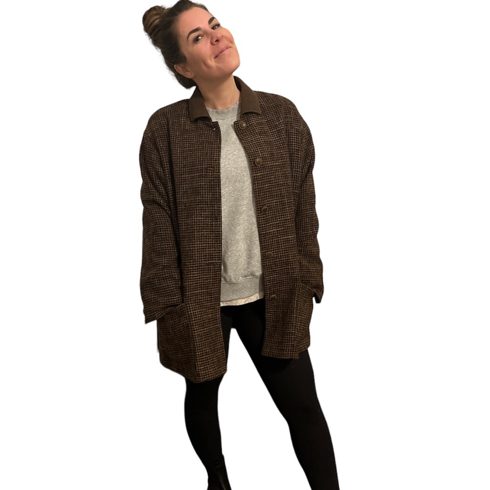 Vintage Doncaster women’s coat , a beautiful tweed that is in great condition!